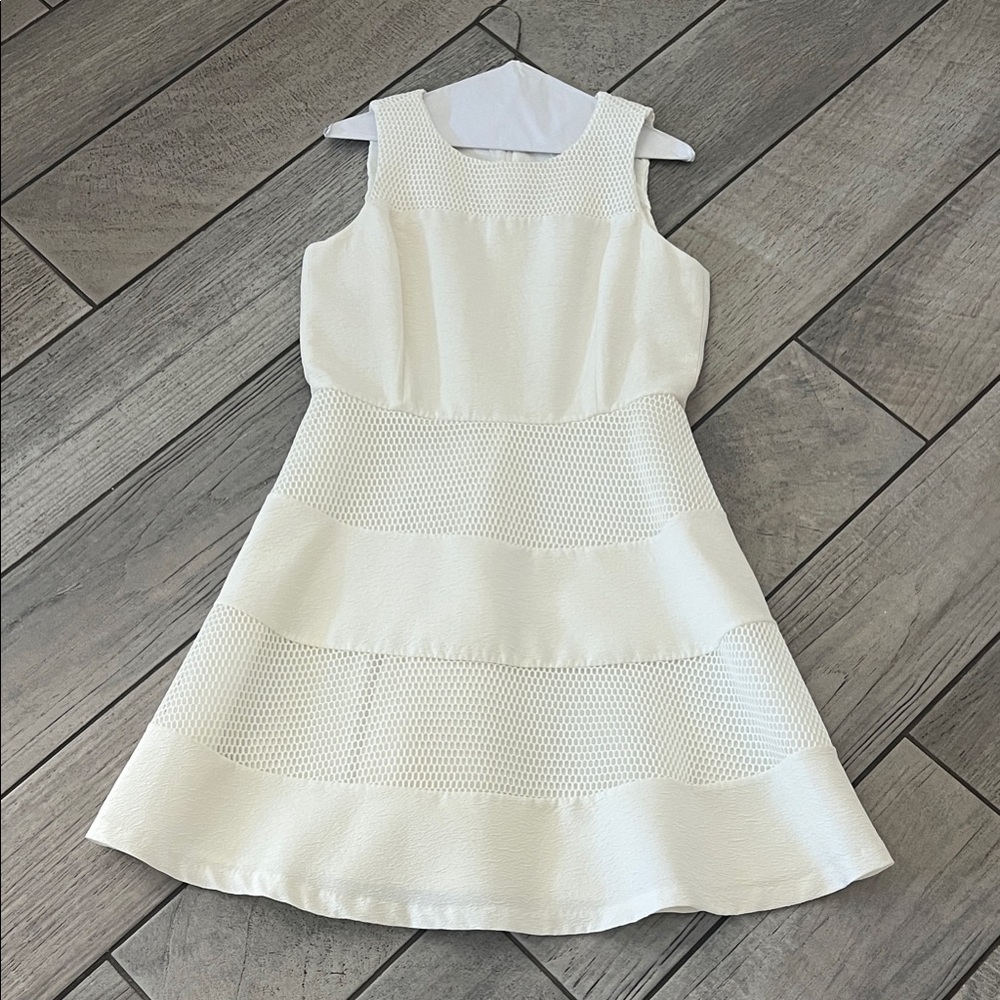 Ann Taylor Cream Sleeveless Midi Dress. Lined. Size 8.